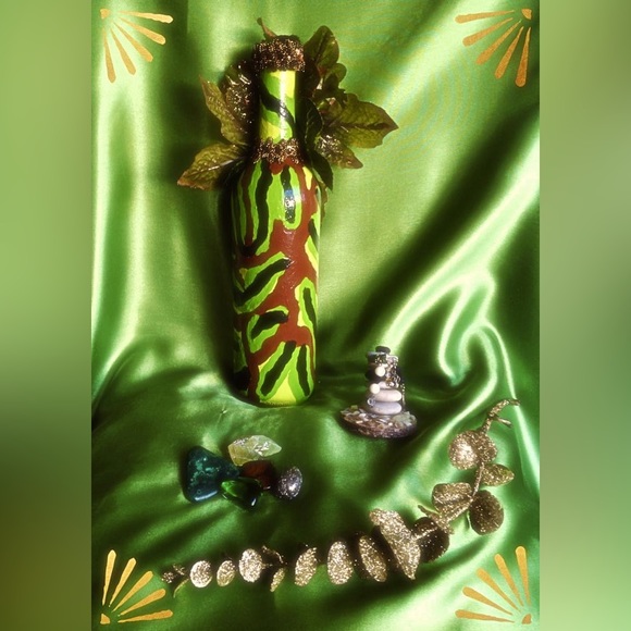 Hand Crafted Upcycled Glass Gypsy Bottle Eternal Tree Nature Vibes - Picture 7 of 15